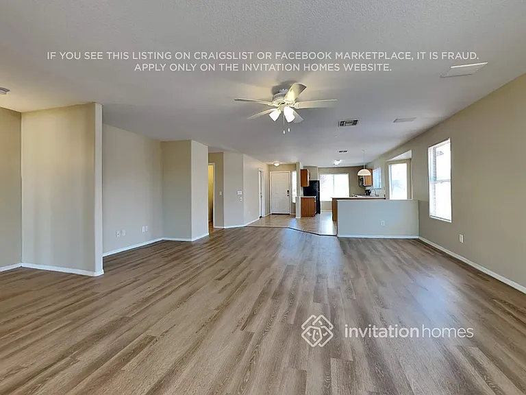3812 S 74th Dr — Photo 4