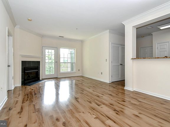 4th image of 4860 Eisenhower Ave Unit 494