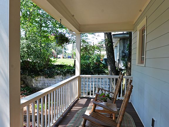 3rd image of 1128 W Mississippi Ave