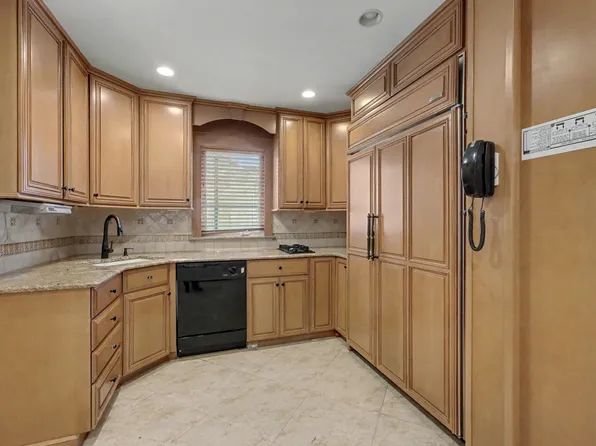 3731 Maple Avenue image 12 of 34