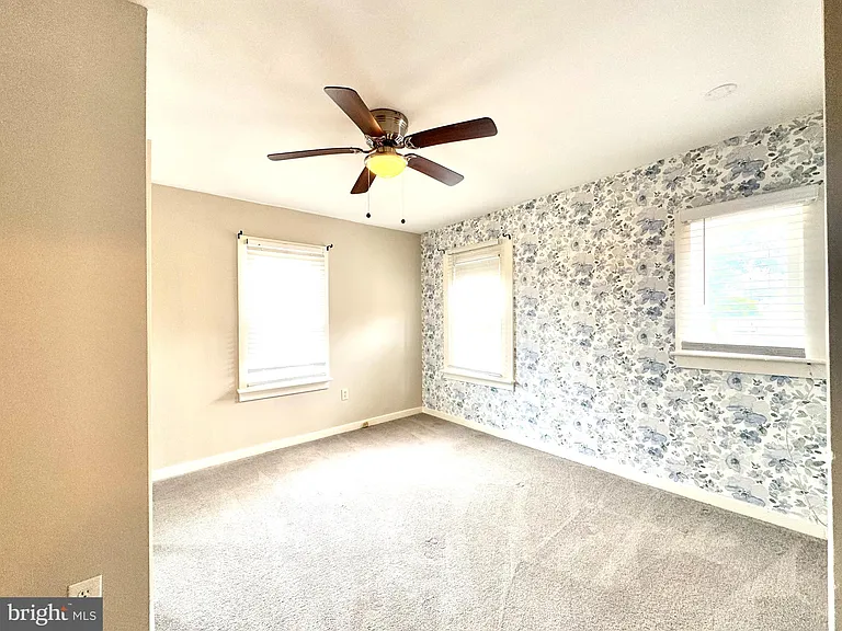 425 Juniper St — Photo 17