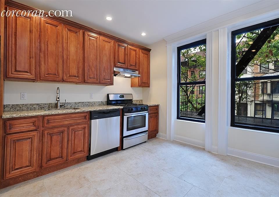 1st image of 582 5th St APT 1B