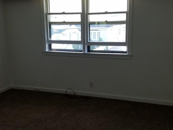 3rd image of 180 Easton Ave #2
