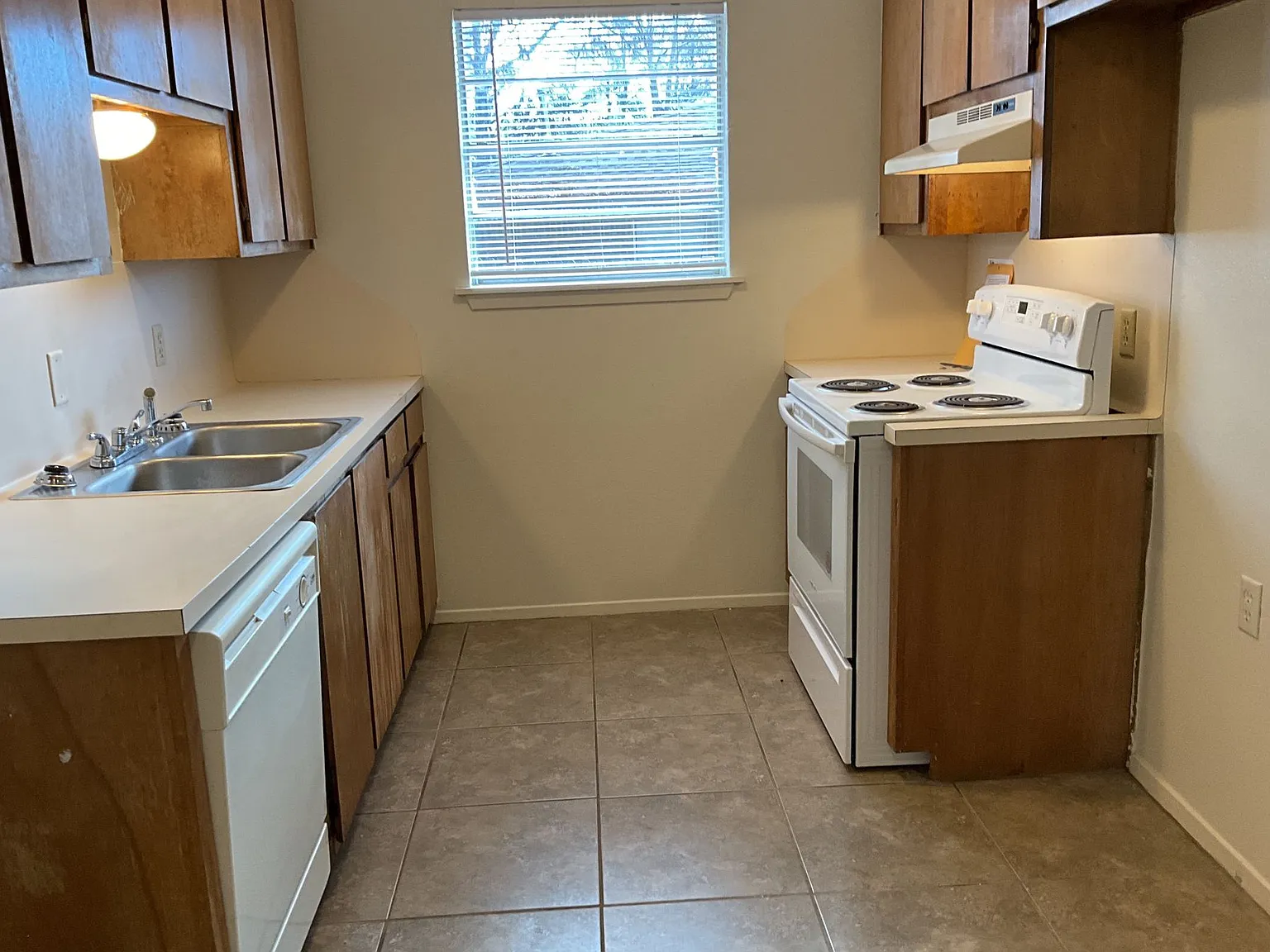 2 bed, 967 sqft, $895 — Photo 3