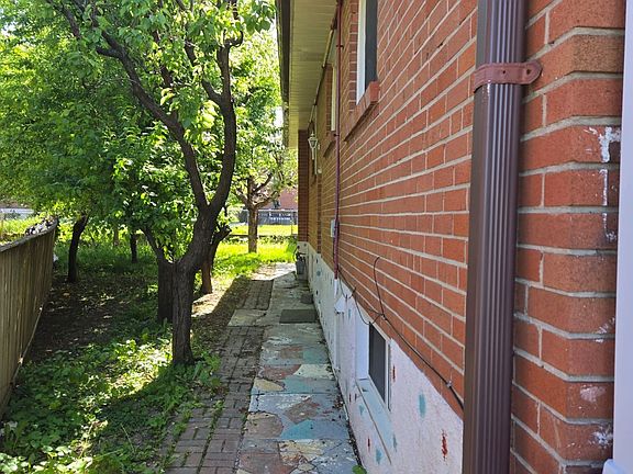 2nd image of 45 Wheelwright Cres #Basement