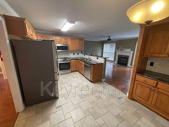 5th image of 12928 Peach View Dr