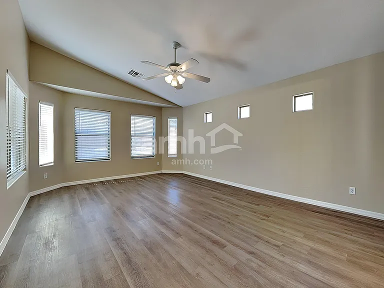 25524 W Dunlap Rd — Photo 8