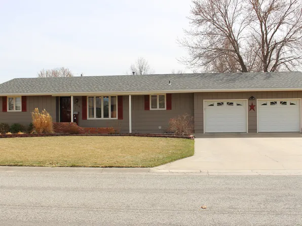 205 W Elm St, Moundridge, KS 67107