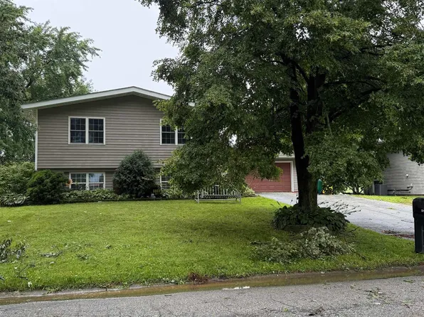 534 Robyn Rd, Valparaiso, IN 46385