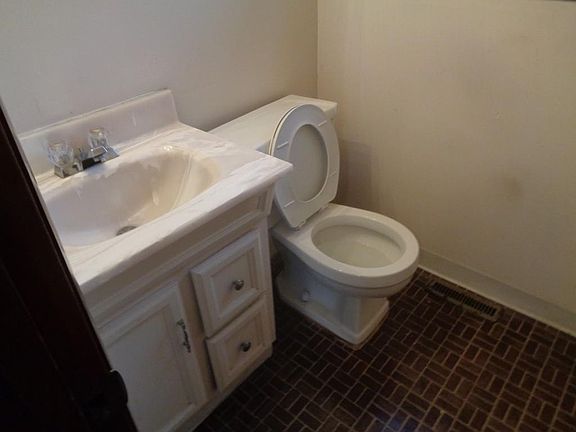 3rd image of 261 Dean St #B