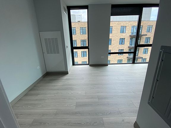 4th image of 2022 N Elston Ave #718