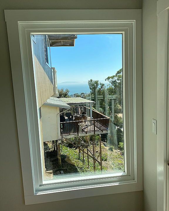 1st image of 375 Mariposa Dr