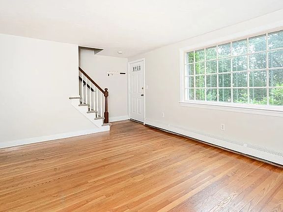 4th image of 28 Main St #28