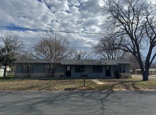 1101 N Crockett St #B, Fredericksburg, TX 78624