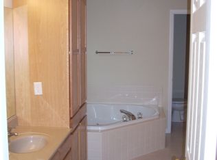 914 Switchgrass Ln, Champaign, IL 61822