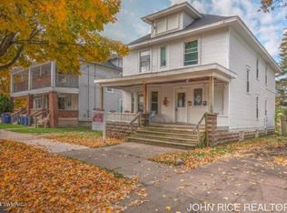 139 Straight Ave NW, Grand Rapids, MI 49504
