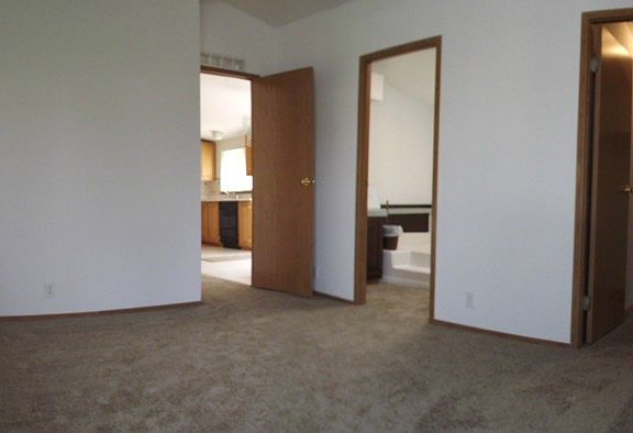 3rd image of 550 J St SE
