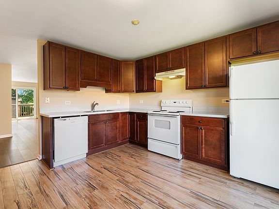 3rd image of 514 Brookside Dr APT A