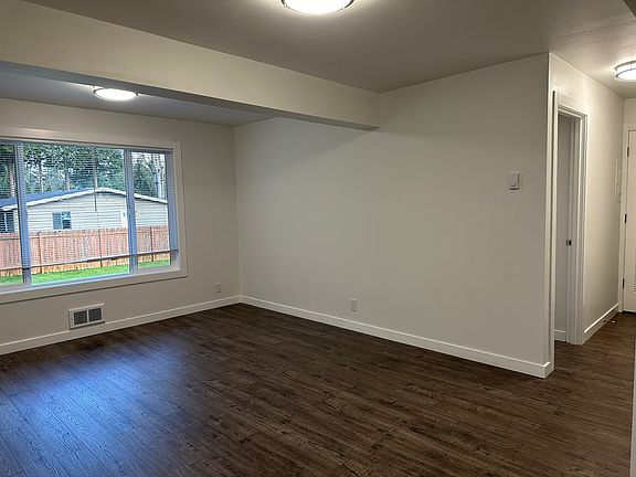 3rd image of 5815 202nd St SW #101