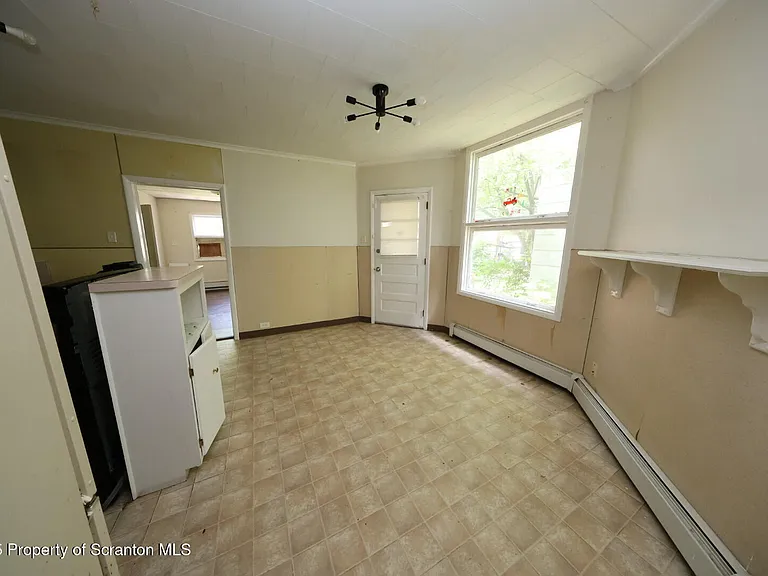 306 S Hyde Park Ave — Photo 5