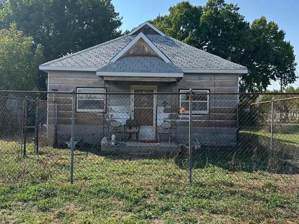 111 S Francis St, Gage, OK 73843