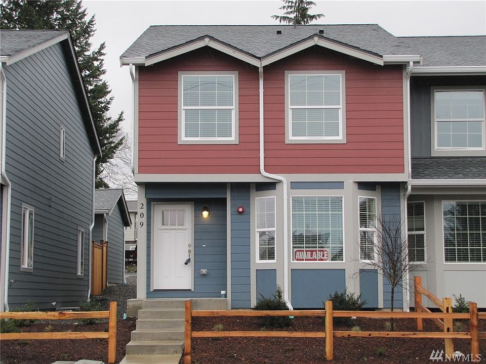 1st image of 209 Norpoint Way NE