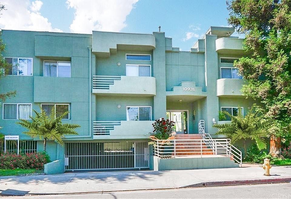 1st image of 10926 Moorpark St APT 19