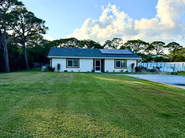 5211 Silver Oak Drive, Fort Pierce, FL 34982