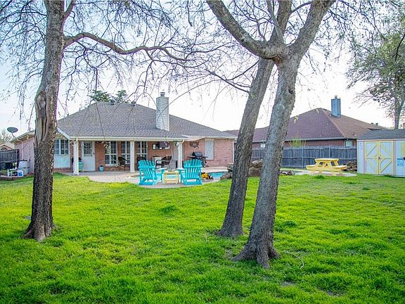 5th image of 1624 Sandalwood Dr