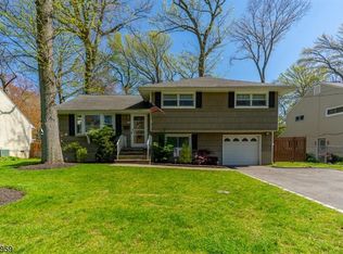 112 Edgewood Rd, Cranford, NJ 07016