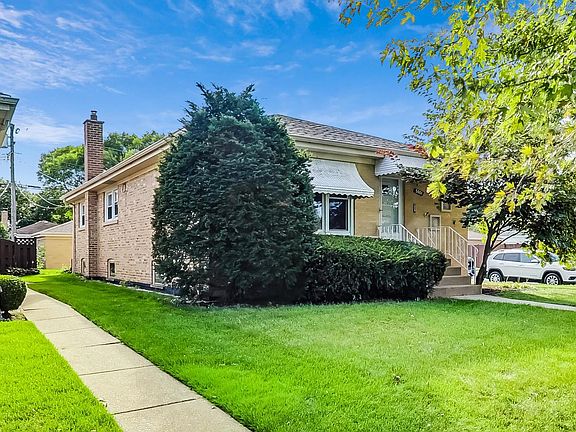 4th image of 5001 N Neenah Ave