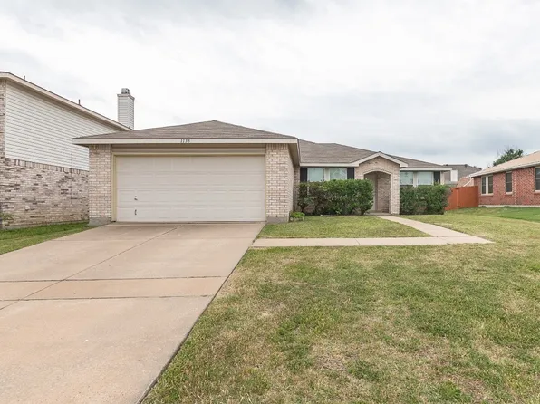 1133 Scarlet Sage Pkwy, Burleson, TX 76028