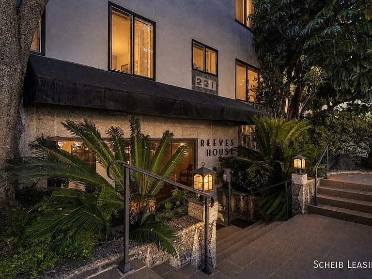 221 S Reeves Dr #PENTHOUSE — Photo 1