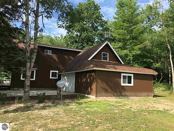 2nd image of 5409 Pineview Dr