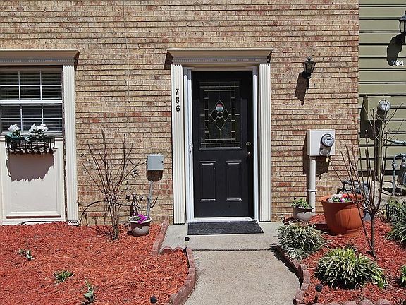 4th image of 786 Coventry Township Pl