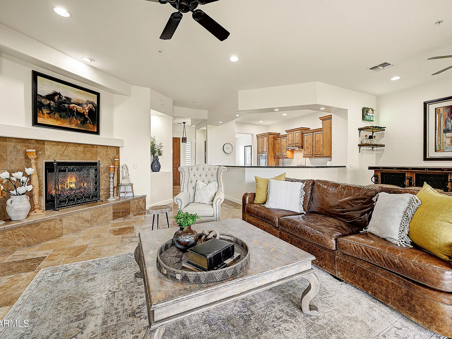 3 bed, 3.0 bath, 2369 sqft, $5,000 — Photo 3