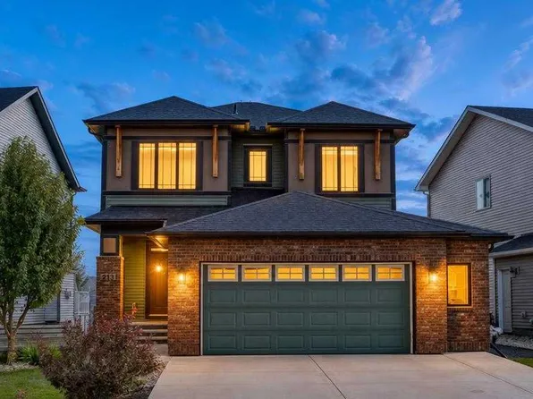 213 NW Vista Dr, Crossfield, AB T0M 0S0