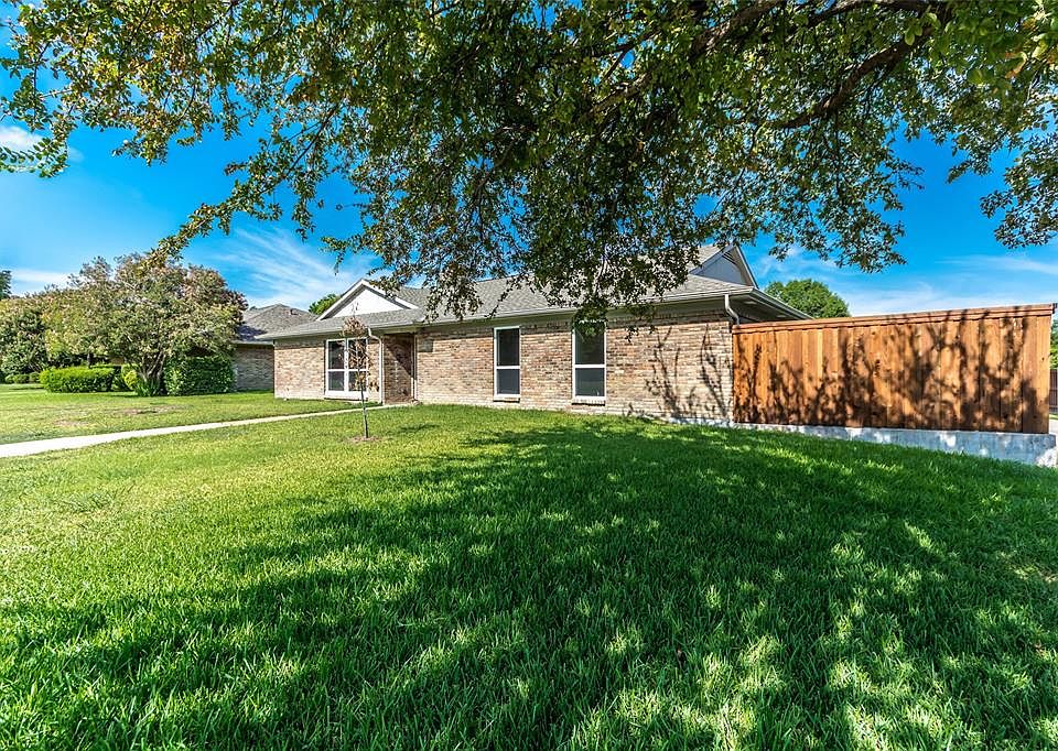 1st image of 3824 Silverstone Dr