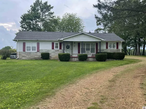 851 Wadesboro Rd N, Benton, KY 42025