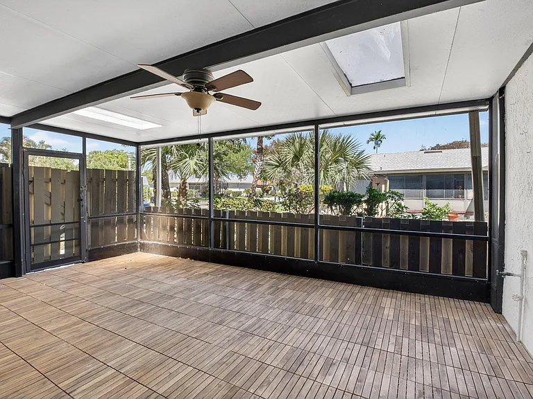 717 NW 29th Ave #B — Photo 4