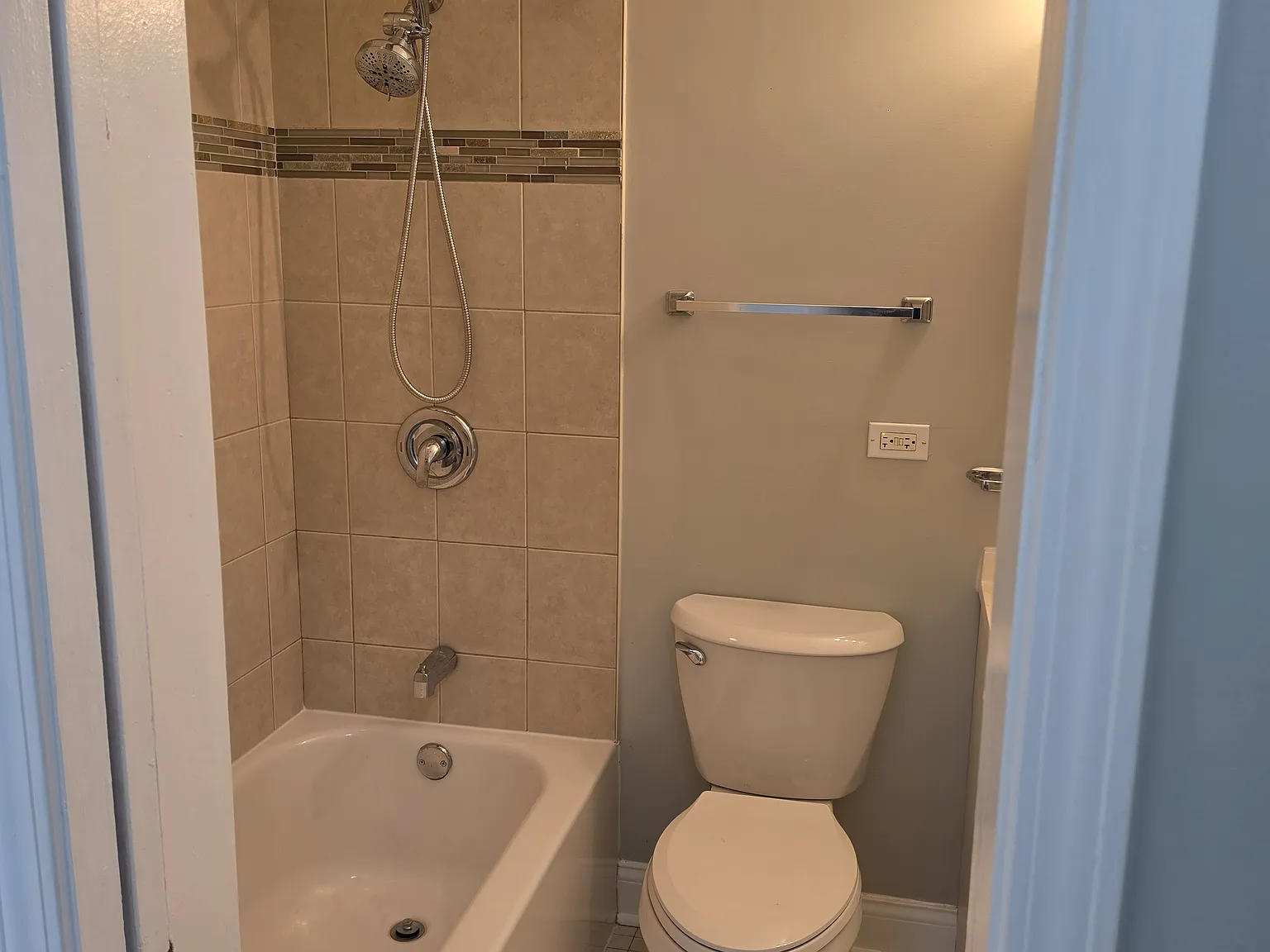 3 bed, 1500 sqft, $2,500 — Photo 4