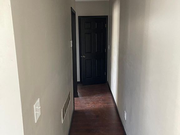4th image of 3248 Henrietta St #1
