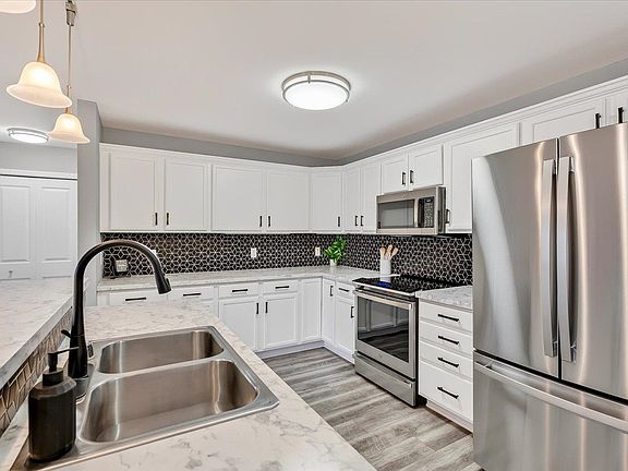4th image of 410 New Age Cir APT 306