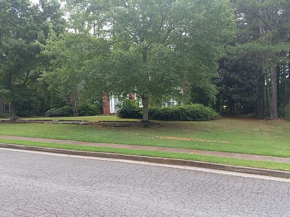 2nd image of 466 Chatfield Pointe NW