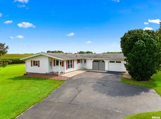 23677 E Park Rd, Farmington, IL 61531