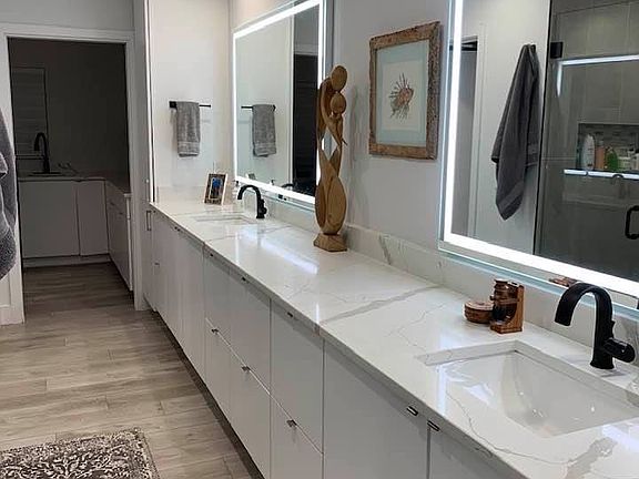 Remodeled Master Bath Suite