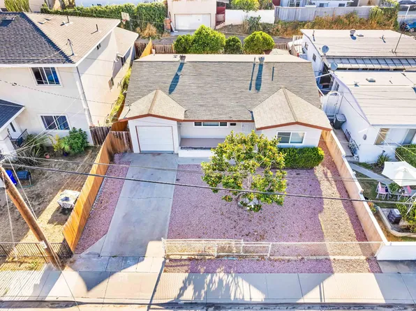 946 8th St, Imperial Beach, CA 91932