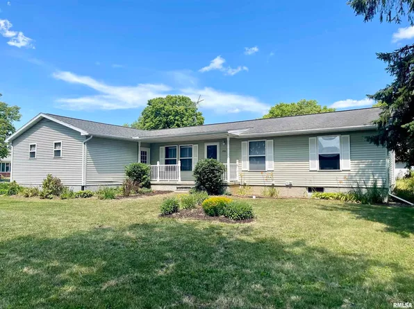 1752 Shutters St, Thomson, IL 61285