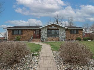 8032 Blue Mound Dr, Saint Rose, IL 62230