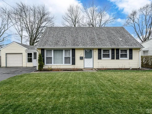 33 Lake Ave, Colonia, NJ 07067